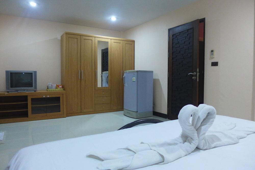BGW Phuket Hostel Patong Exterior foto