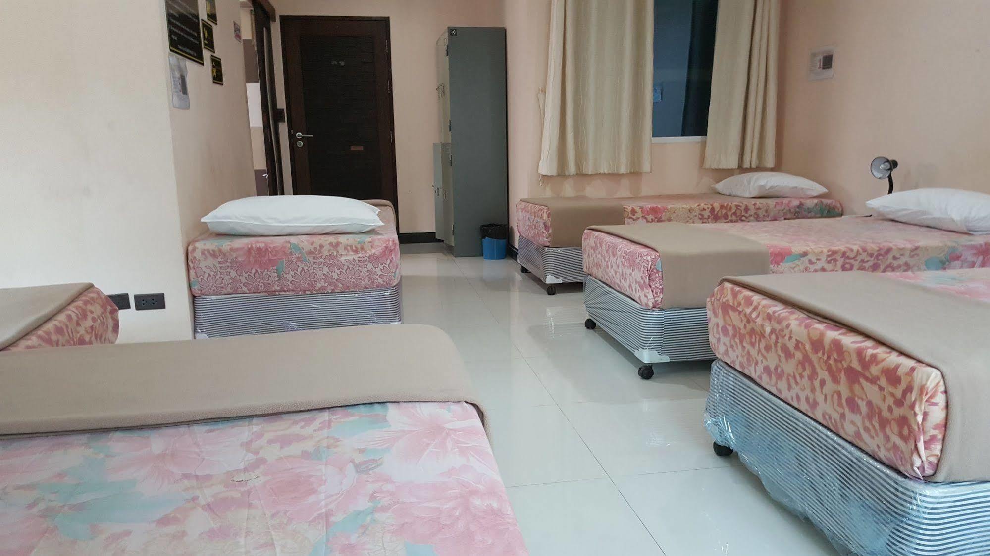 BGW Phuket Hostel Patong Exterior foto