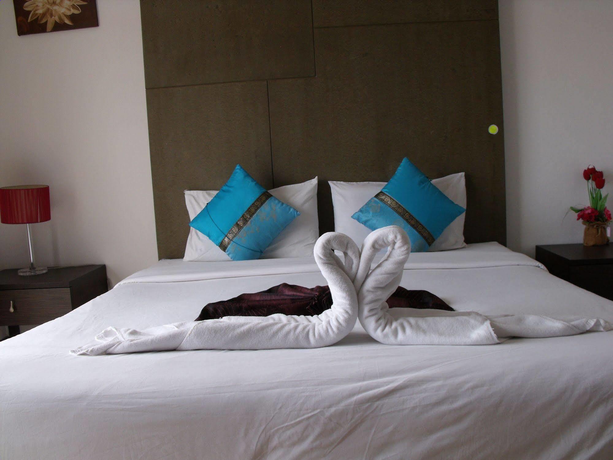 BGW Phuket Hostel Patong Exterior foto