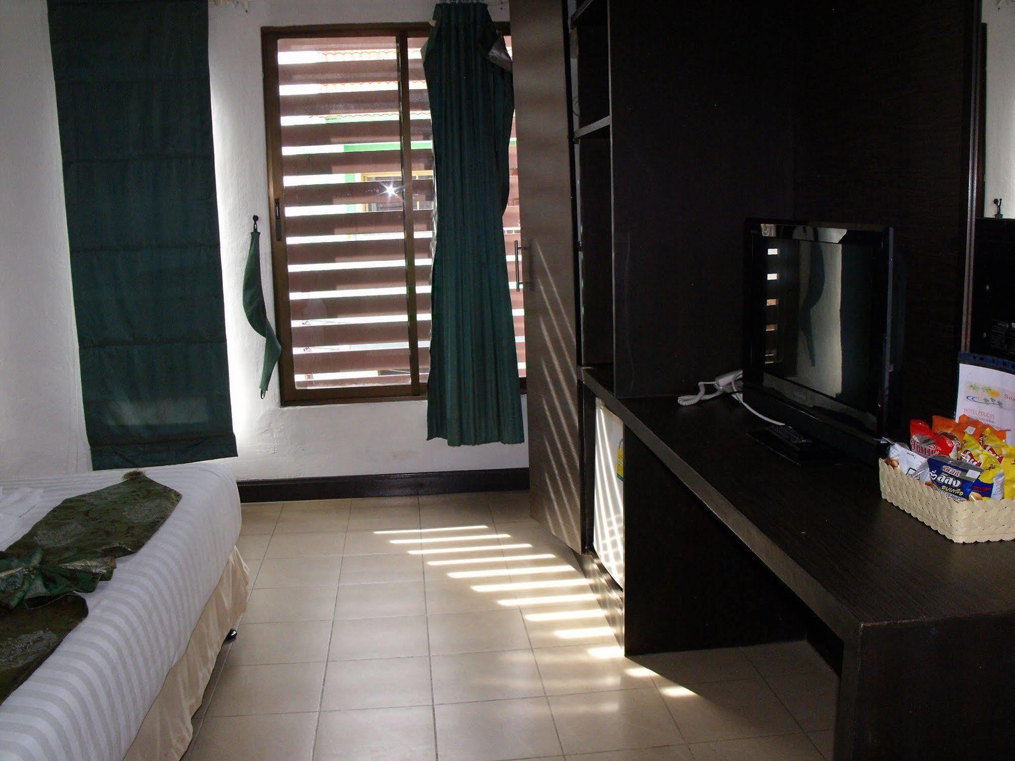 BGW Phuket Hostel Patong Exterior foto